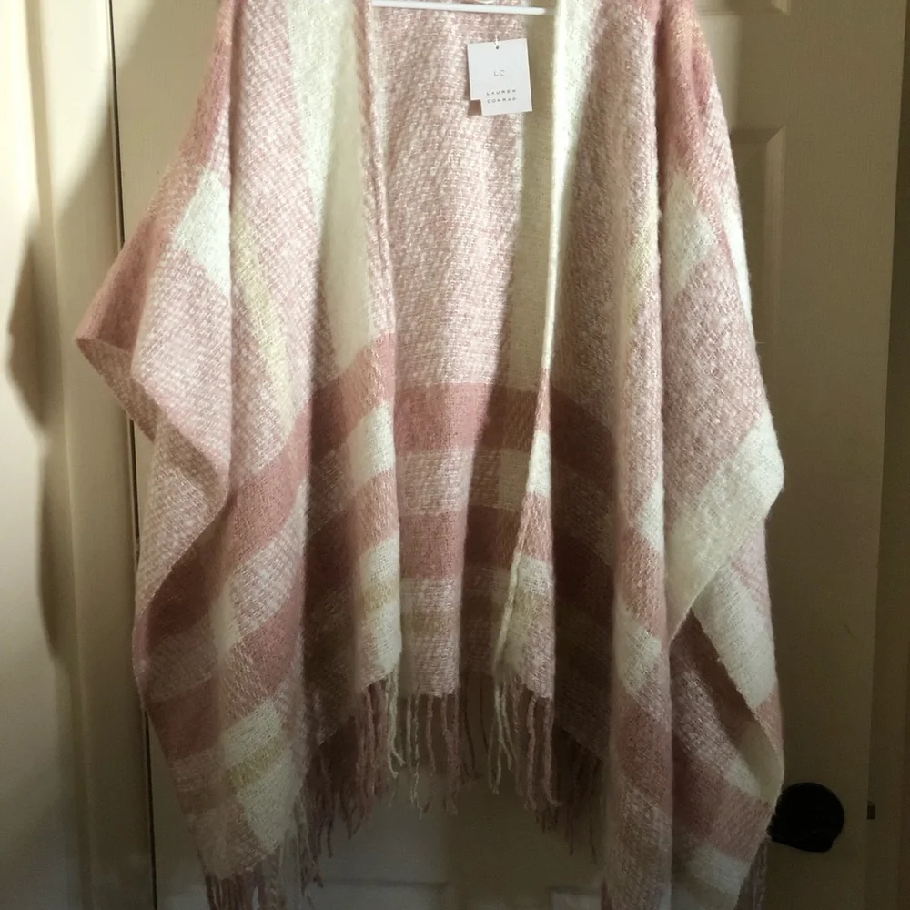 Lauren Conrad blanket shawl - Picture 2 of 6